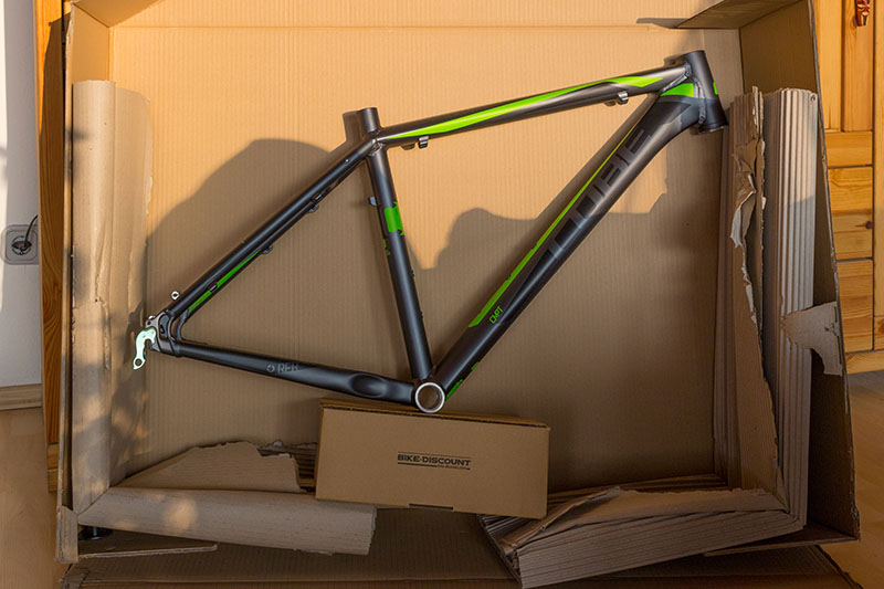 Bremsaufnahme, Steuersatz und Kurbelaufnahme wurden bei Bike-Discount bereits plangefräst