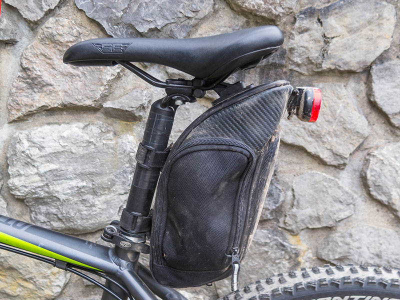 Ex-Fatty Sattel mit Ex-Fatty Satteltasche und Rücklicht