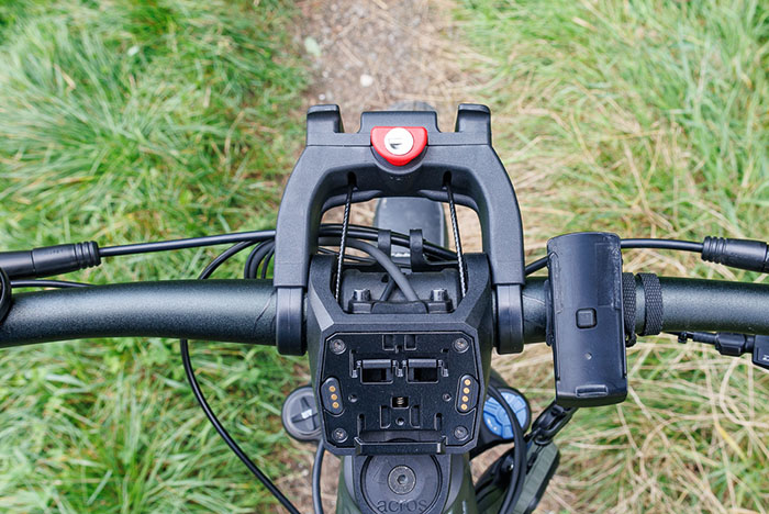 Gut verpackt kam das Rad an Bei der KlickFix-Halterung ist darauf zu achten, dass die breite Version für eBikes mit Display verwendet wird. Auch habe ich den GPS-Halter von Tusita wieder gegen den original Garmin-Halter ersetzt, weil das Cockpit dann einfach stimmiger aussieht, siehe letztes Bild.