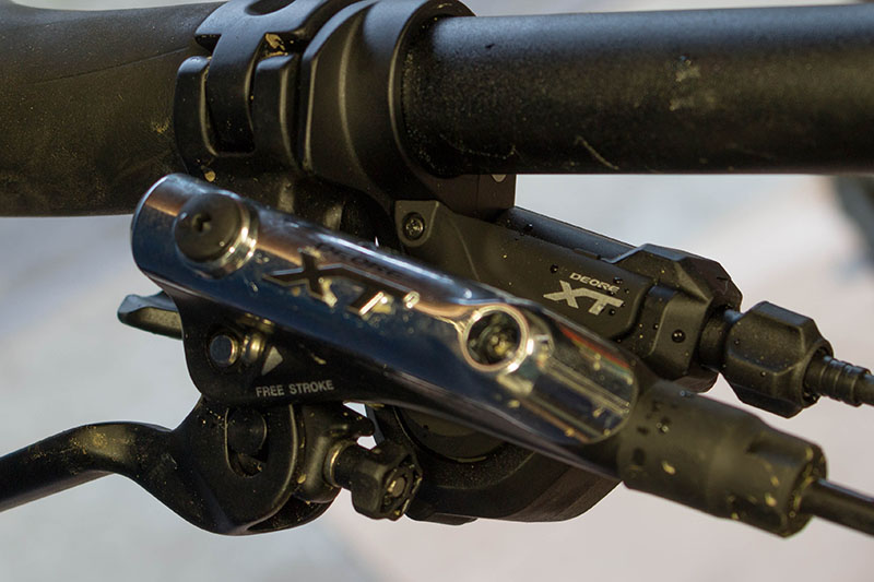 Rechter Schalthebel: Shimano XT Rapidfire SL-M780 10-fach, Ganganzeige entfernt