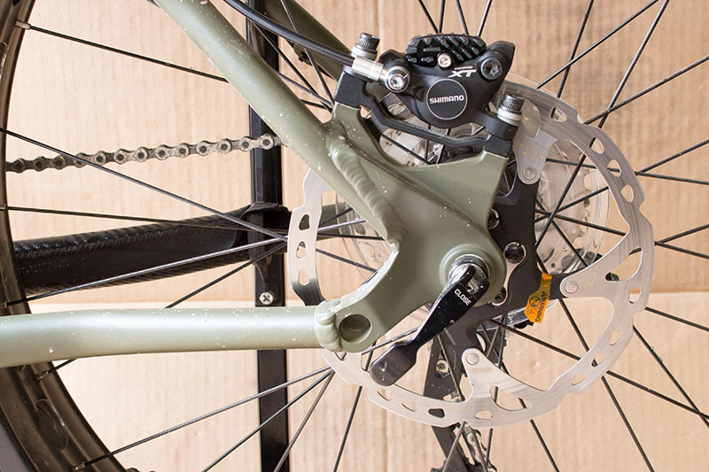 Bremse hinten, nun mit 180 mm XT-Bremsscheibe, Adapter SM-MA-F180P/P2 und XT-Bremszange