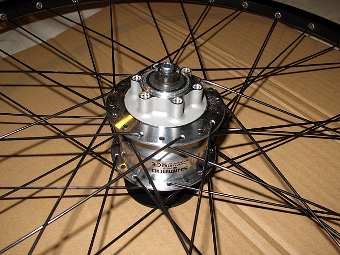 Der Nabendynamo ist für Scheibenbremsen ausgelegt