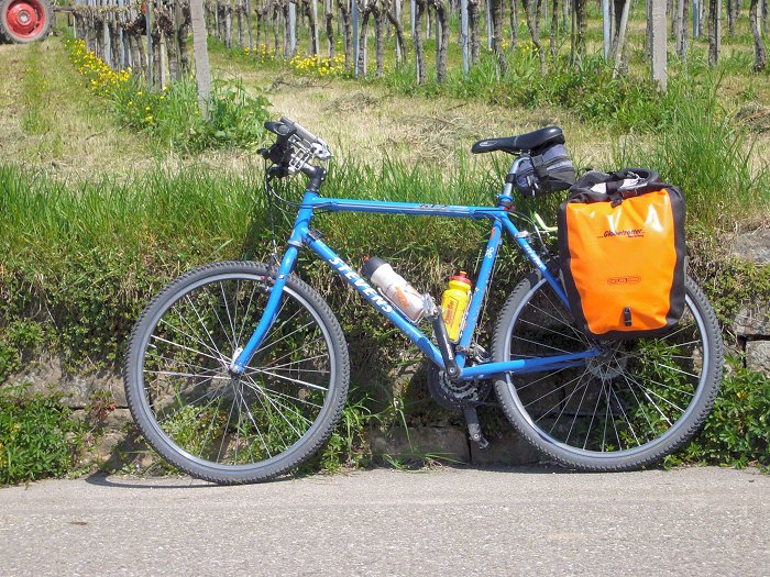 Mit Gep&auml;cktr&auml;ger und Packtaschen auf Tour