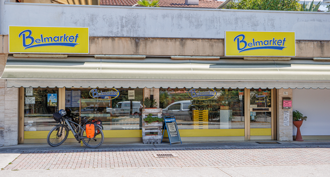 ... und zum Glück ist der Supermarkt über die Mittagszeit geöffnet!