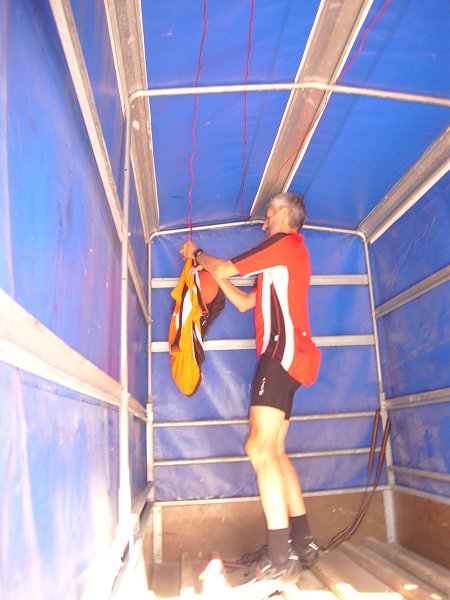 Sepp h&auml;ngt noch die W&auml;sche auf