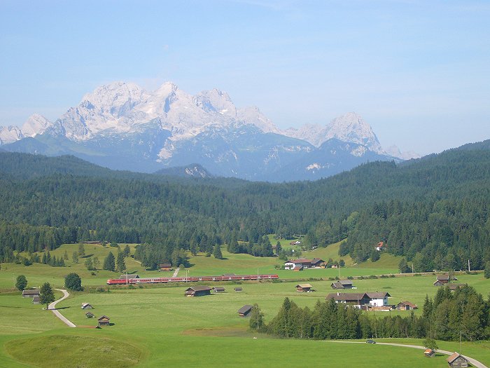 F&uuml;r Ernst: Eisenbahn vor Karwendel