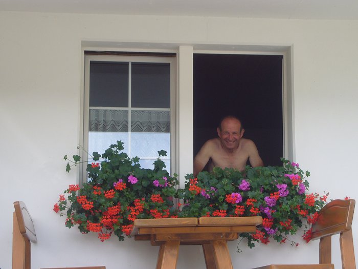 Hanspeter hat sein Zimmer schon bezogen