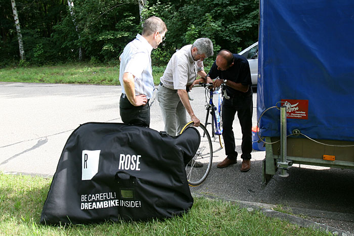 Am Tag vor der Abfahrt haben wir die R&auml;der und einen Teil des Gep&auml;cks eingeladen
