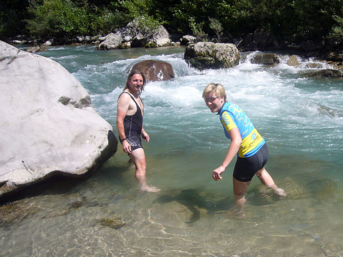 Erfrischung im kalten Wasser