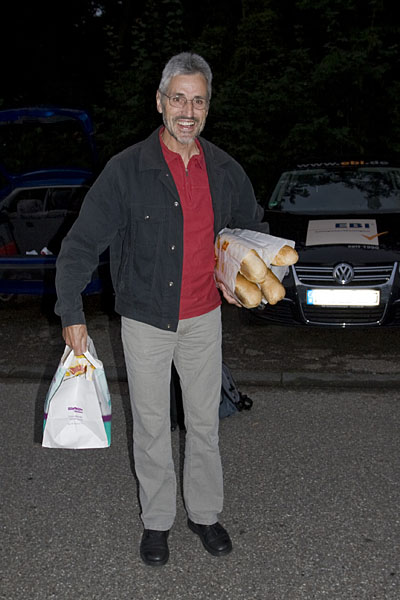 Eulen nach Athen - Sepp nimmt Baguettes mit nach Frankreich ;-)