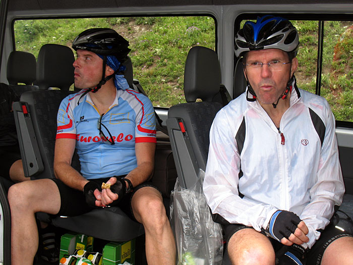 Markus und Joachim bei der St&auml;rkung