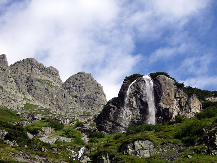 Der Wasserfall am Tunnel von unten ...