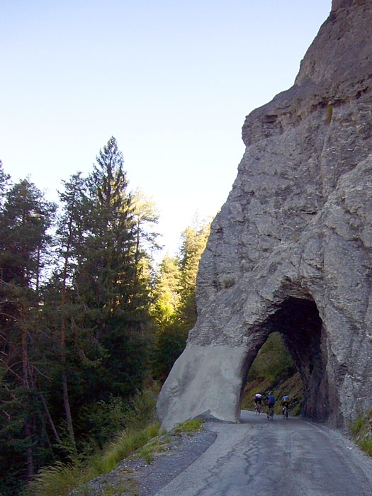 ... hier geht es mitten hindurch ...