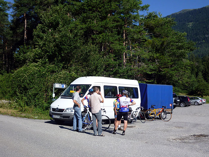 Der Marketenderwagen f&auml;ngt uns ab