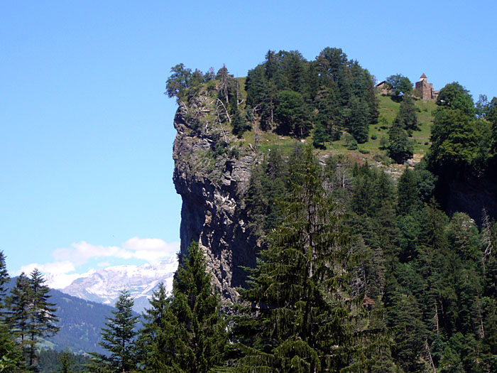 Einsame Burg in der H&ouml;he