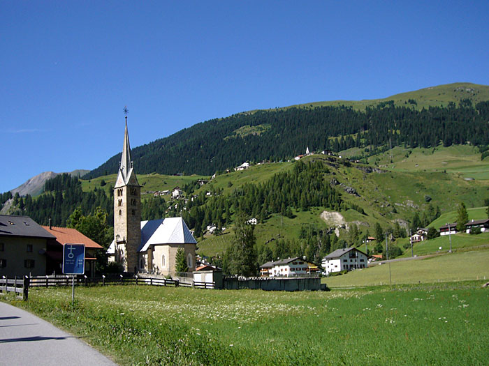 Kirche bei Berg&uuml;n