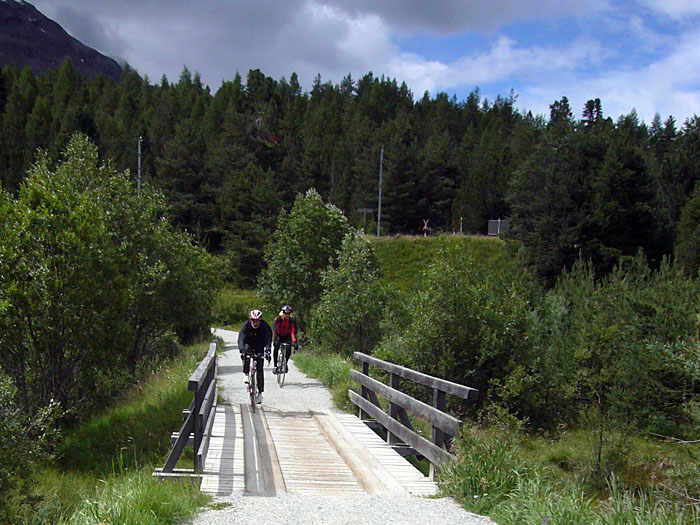 Manchmal fehlt auch der Asphalt