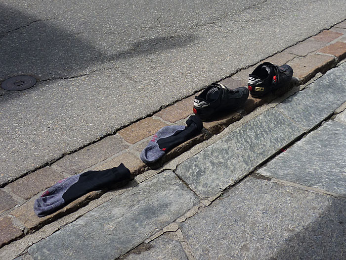 ... und die nasse Fu&szlig;bekleidung trocknet ...