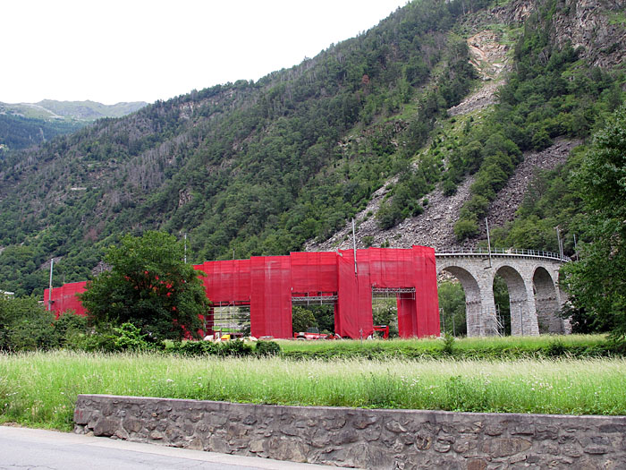 Das ber&uuml;hmte Eisenbahn-Viadukt in Brusis wird gerade renoviert :-(