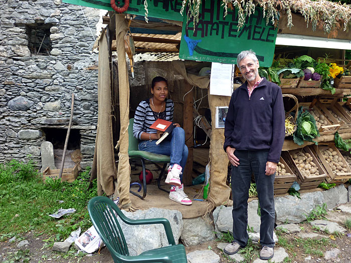 ... w&auml;hrend Sepp mit jungem Gem&uuml;se sch&auml;kert ;-)