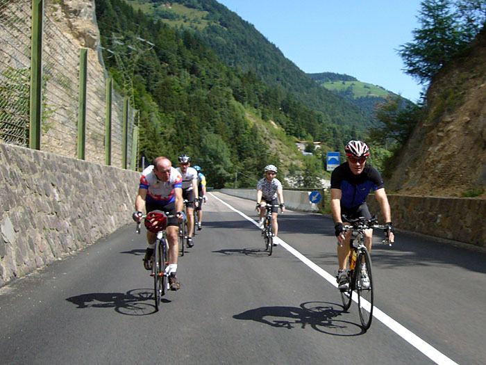 Fremde Reiter &uuml;berholen uns