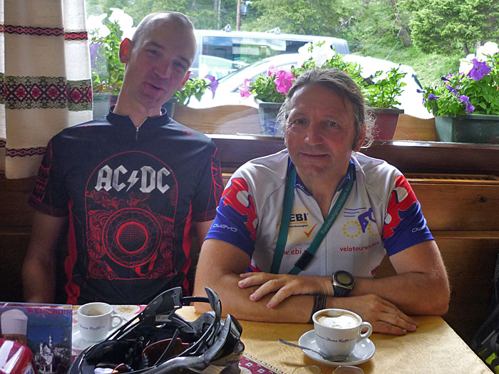 Cappu und Kuchen schmecken uns