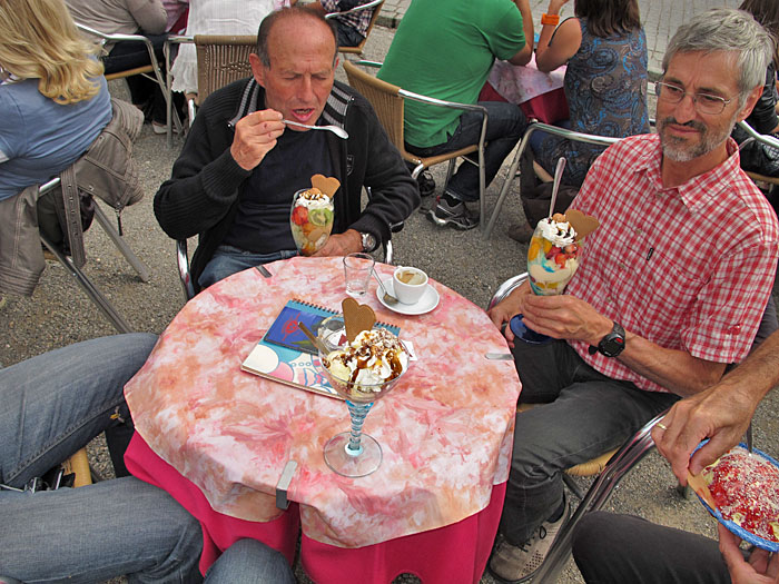 Hanspeter isst gleich den L&ouml;ffel mit ;-)