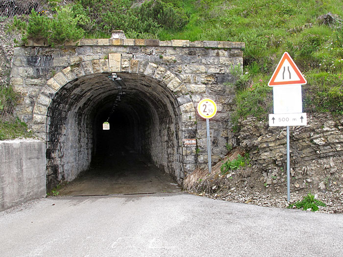 Der erste von drei Tunnel