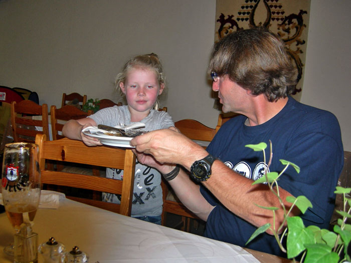 ... bedienen und abr&auml;umen m&uuml;ssen d&uuml;rfen sie auch ;-)