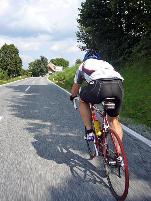 Reini tritt in die Pedale