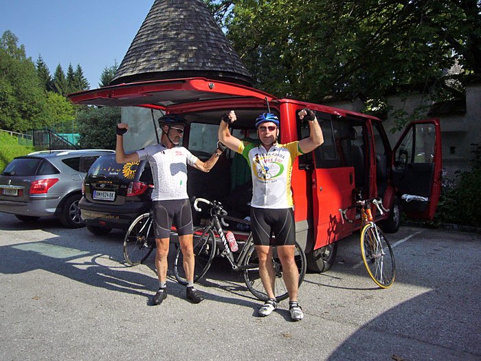 Die R&auml;der stehen bereit, die M&auml;nner strotzen vor Kraft ;-)