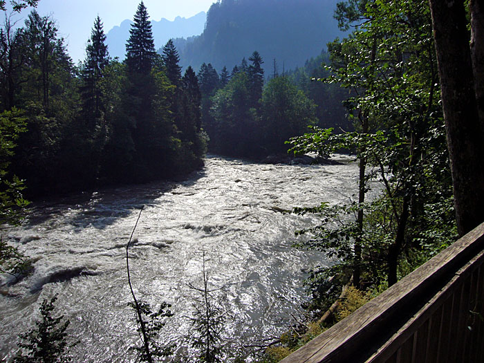 Wildes Wasser nach den Regenf&auml;llen der letzten Tage