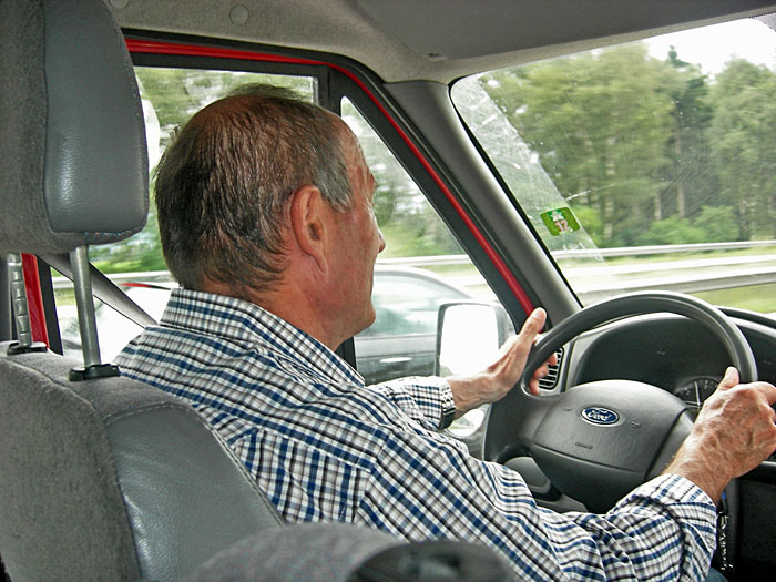 Hanspeter chauffiert uns flott nachhause