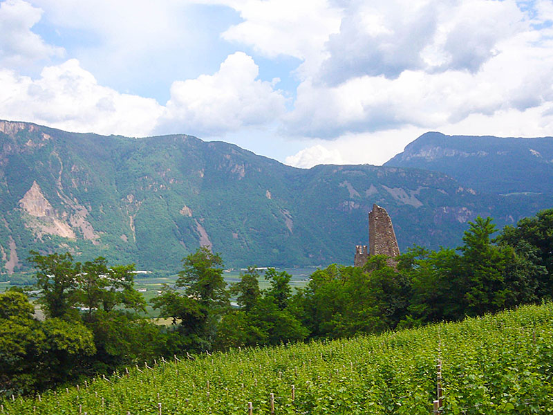 Die untere der beiden Burgruinen haben wir bereits passiert