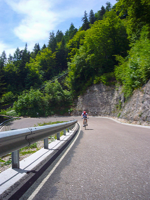 Auf den letzten Kehren vor der Passh&ouml;he