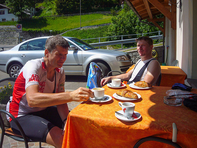 Kaffee gegen Schmerzen, H&ouml;rnchen gegen Hunger ;-)