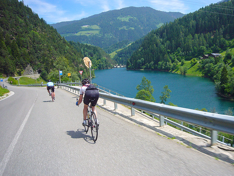 ... und ein weiterer Stausee schm&uuml;cken unsere Abfahrt