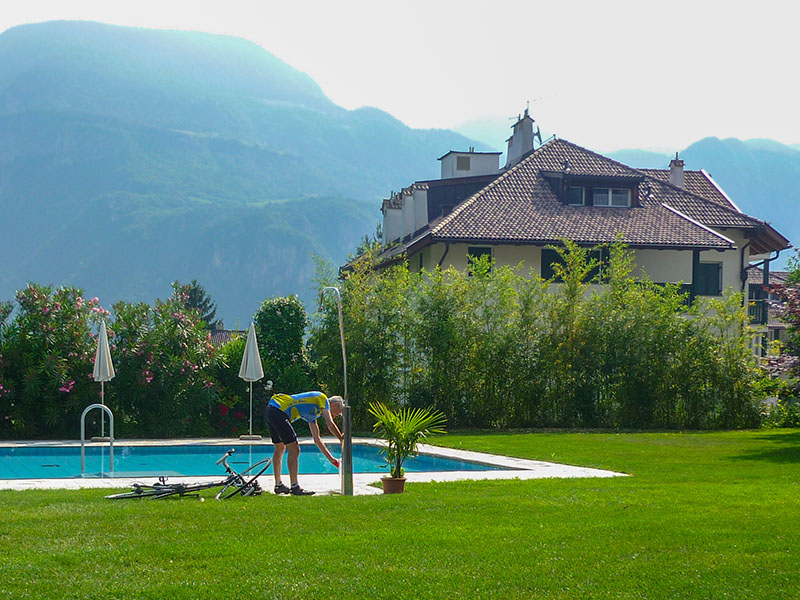 Sepp f&uuml;llt Wasser auf