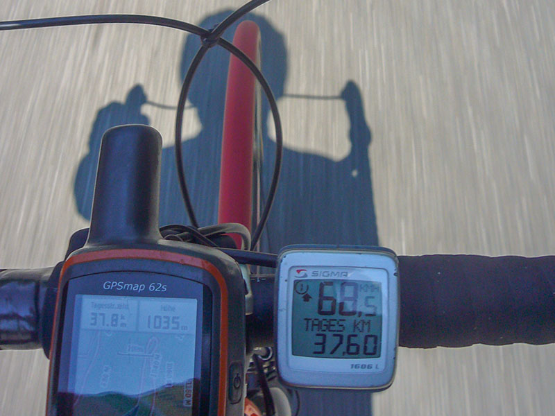 ... dann rollen wir rasant nach Meran hinab