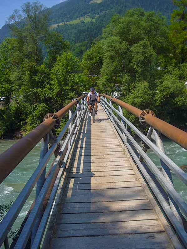 Reini auf einer der Br&uuml;cken
