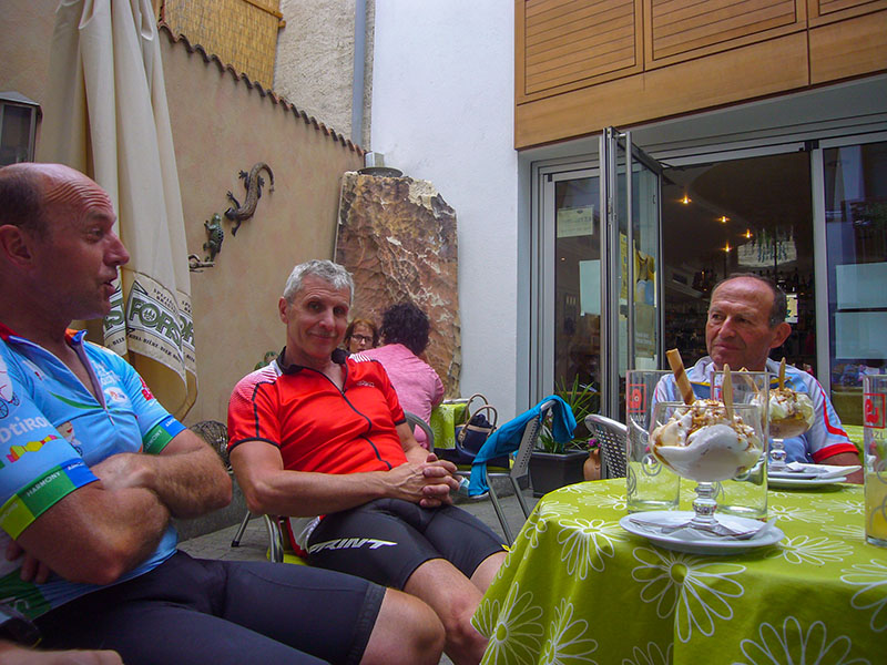 Nettes Caf&eacute; in einem Hinterhof