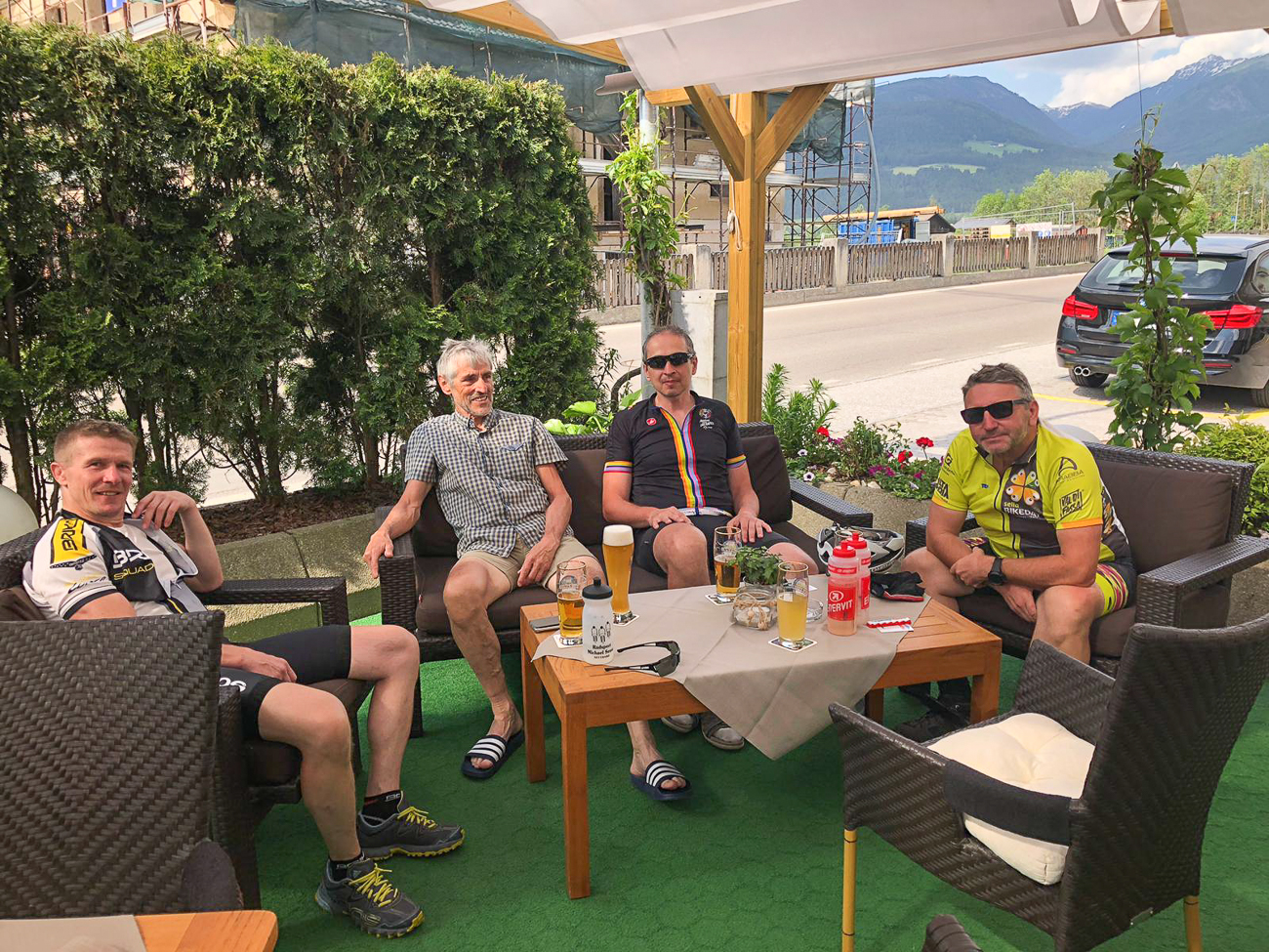 Zur&uuml;ck am Hotel[Bild: Reinhard] 