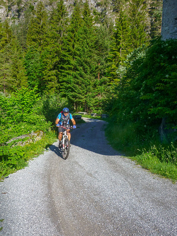 Steiler Aufstieg am Fernpass
