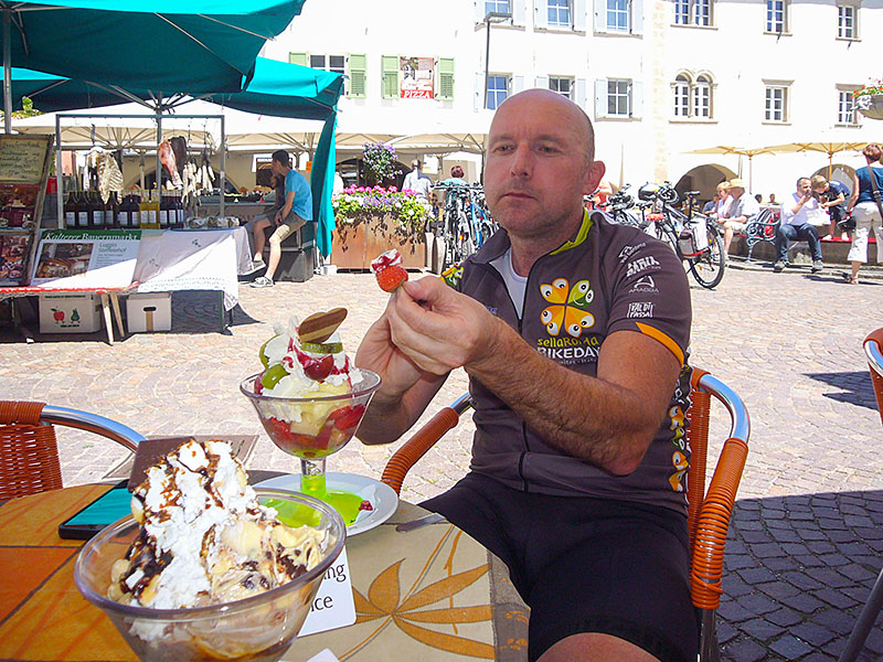 ... bis zu "unserer" Eisdiele Innerhofer