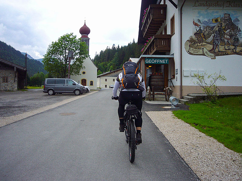 Fahrt durch die Klause