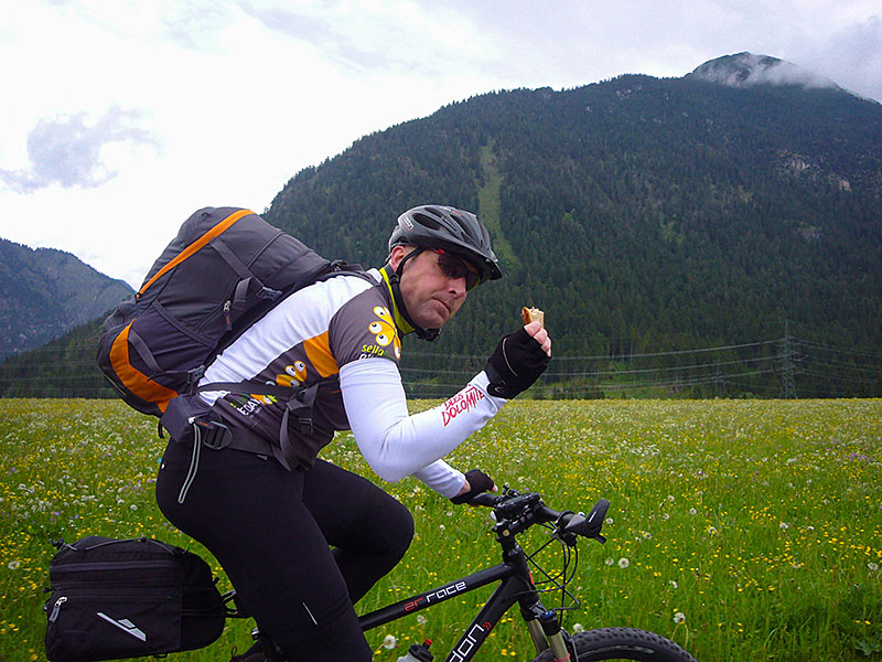 Brotzeit w&auml;hrend der Fahrt ;-)