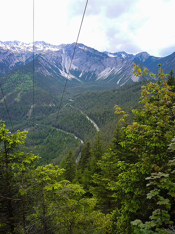 ... so bleibt nur mir der Blick auf die Fernpassstra&szlig;e in der Tiefe