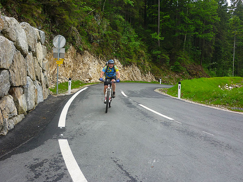 Hinter Landeck lassen wir die Beine nochmal richtig arbeiten, bevor wir uns in Prutz eine Unterkunft suchen