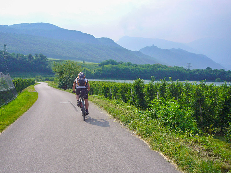 Die Leuchtenburg ist in der diesigen Luft zu erkennen