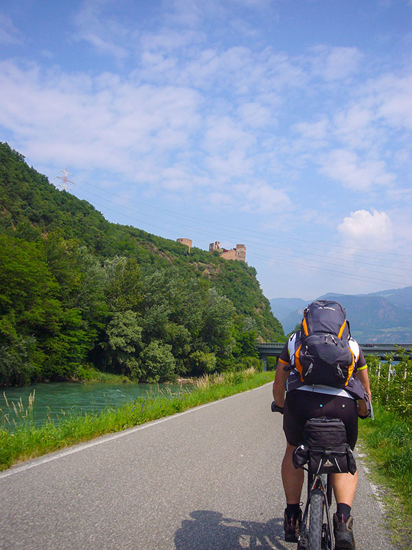 Burg Firmian (Messner Mountain Museum) hoch &uuml;ber uns